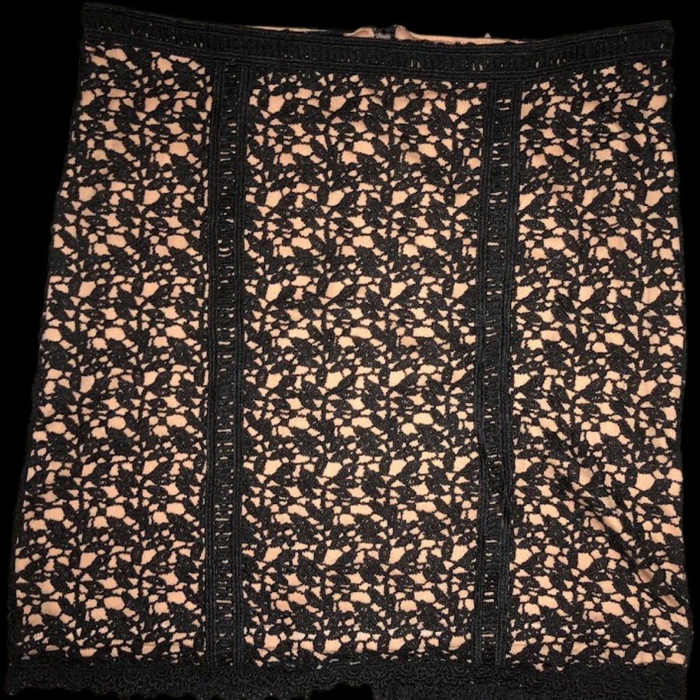 KENDALL + KYLIE BLACK LACE CROTCHET MINI SKIRT AND CROP TOP SET - Picture 6 of 9